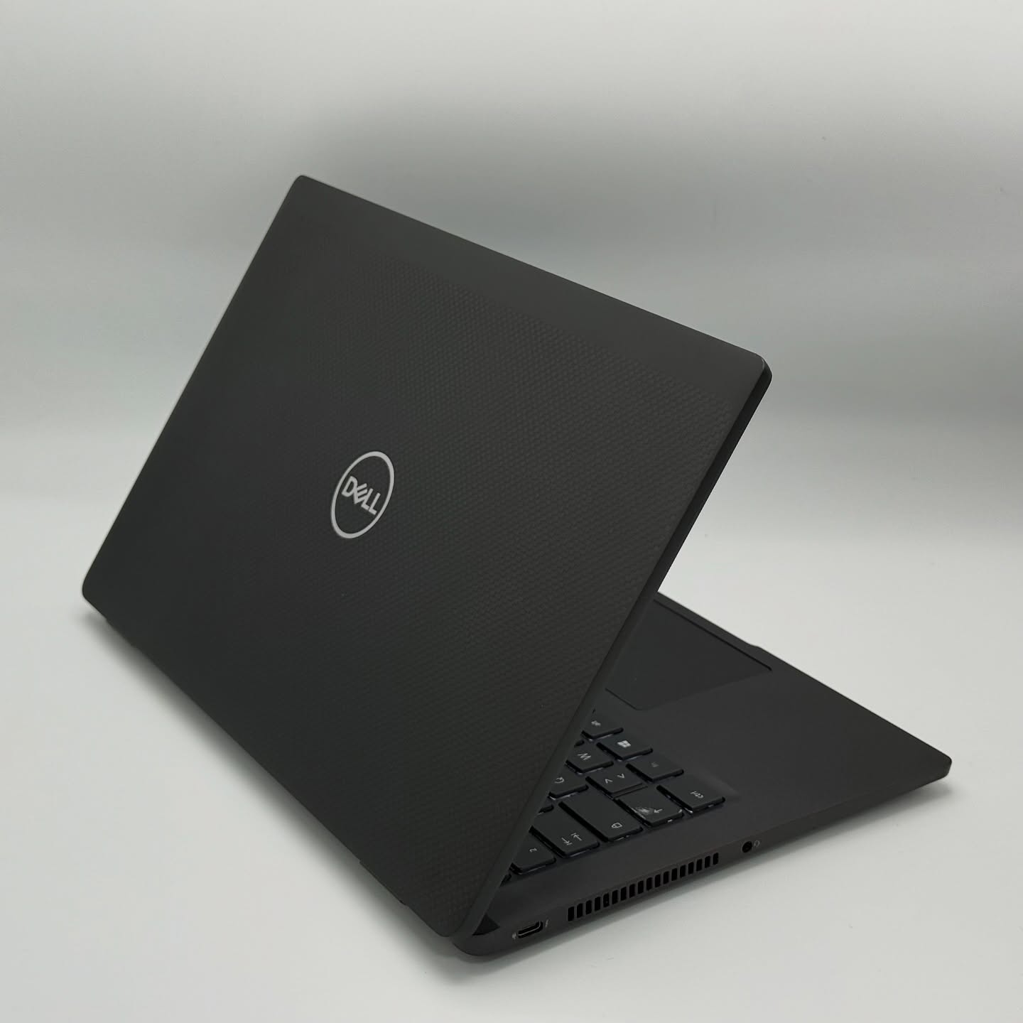 DELL LATITUDE 7420 Carbone / 11th i5-1145G7 / 16Go DDR4x / 256SSD / 14” FHD – Image 6