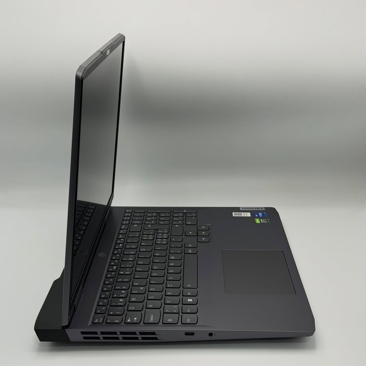 LENOVO LOQ 16 / 13th I7-13620H / NVIDIA RTX 4050 6Go / 16Go DDR5 / 512SSD / 16” FHD+ 144Hz – Image 6