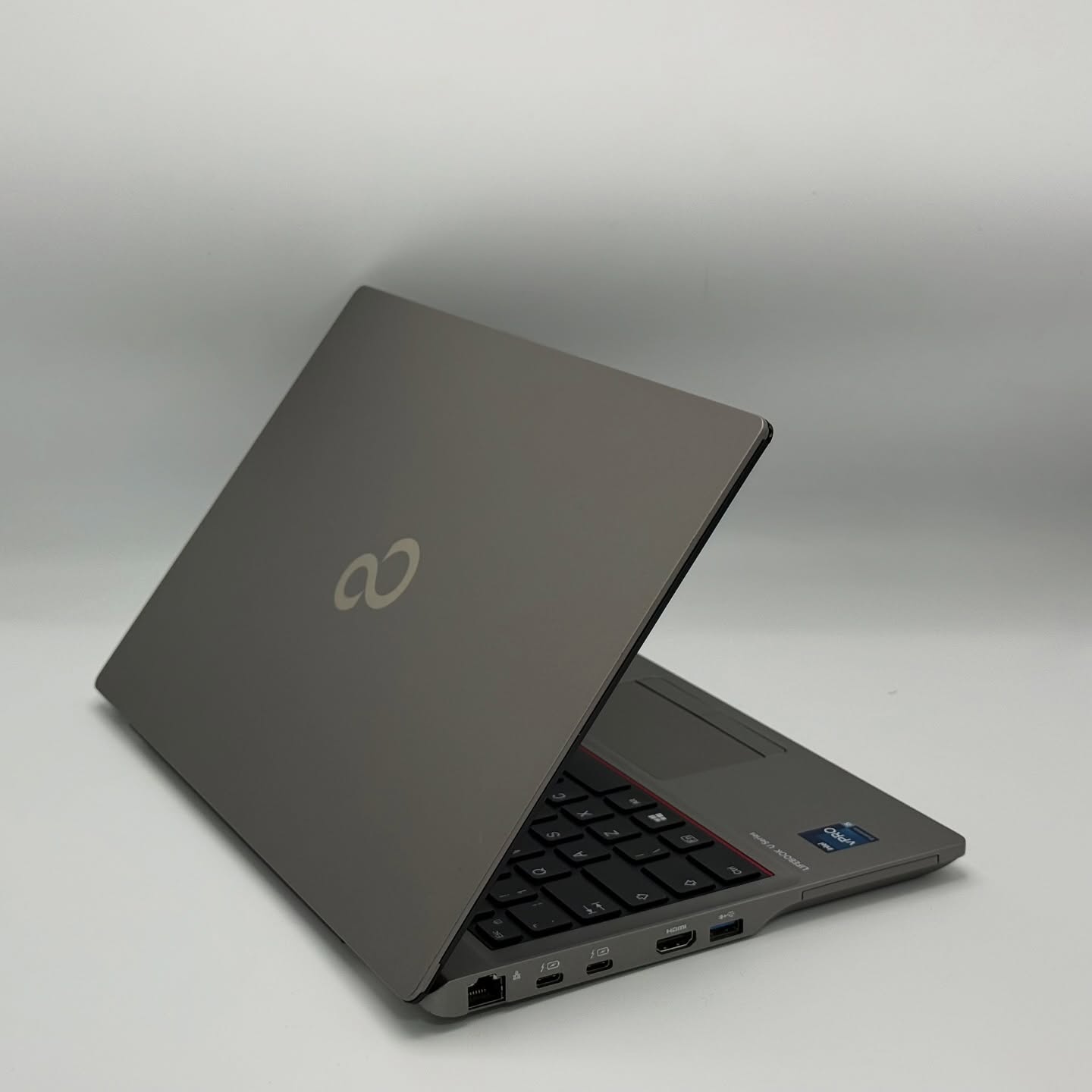 FUJITSU LifeBook 14 ( Produit d’Allemagne 🇩🇪) / 12th I5-1235U / 16Go DDR4 / 256SSD / 14” FHD – Image 6