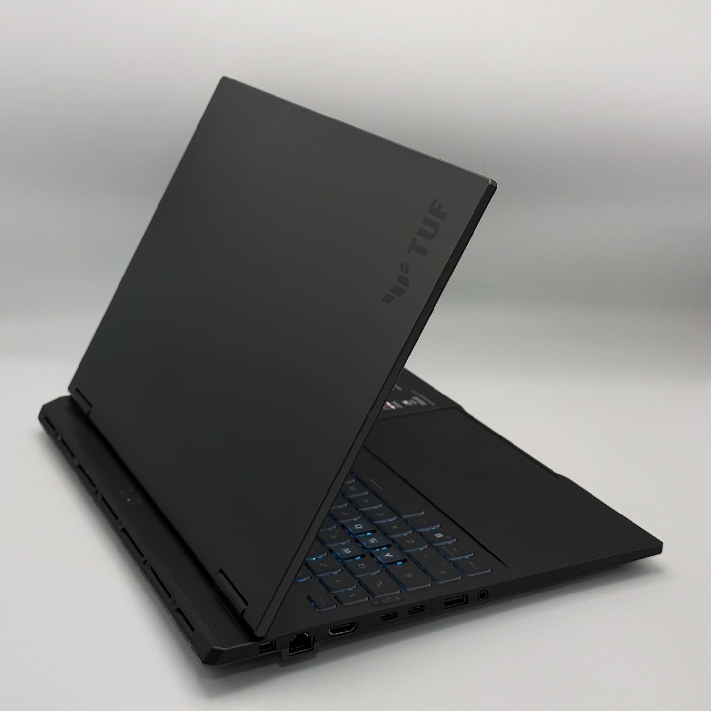 ASUS TUF A16 / RYZEN 7 260 / RTX 5060 8Go / 16Go DDR5 / 1To SSD / 16” QHD+ 165Hz – Image 6