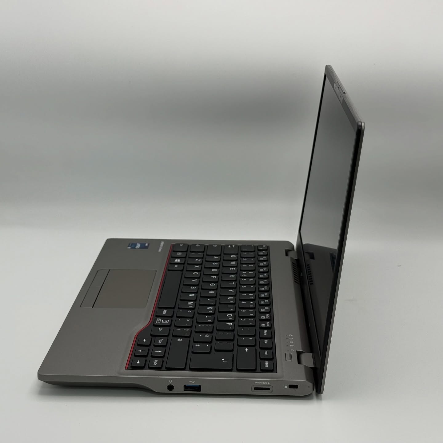 FUJITSU LifeBook 14 ( Produit d’Allemagne 🇩🇪) / 12th I5-1235U / 16Go DDR4 / 256SSD / 14” FHD – Image 3