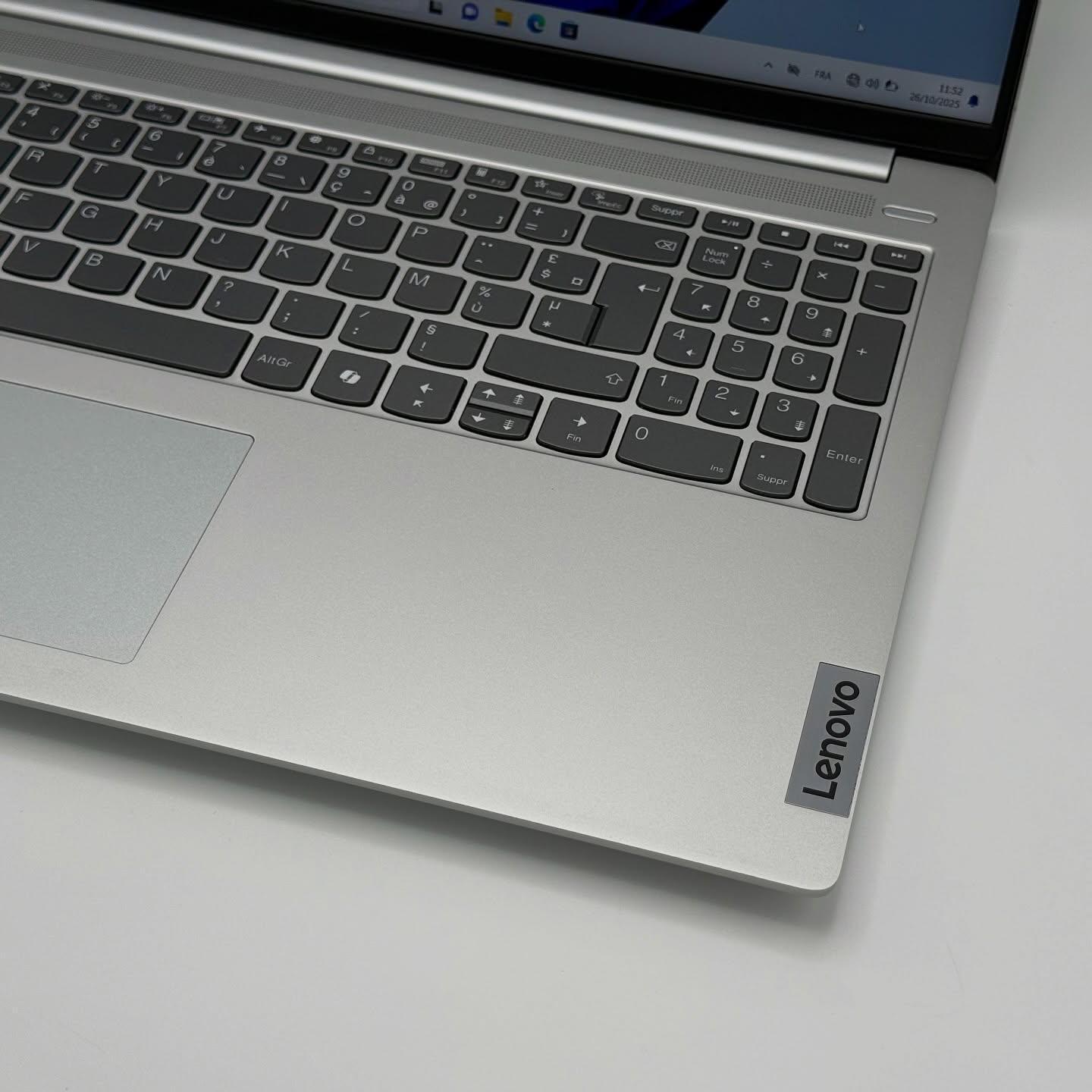 LENOVO IDEAPAD SLIM 5 / RYZEN 7 8840Hs / AMD RADEON 780M UP TO 8Go / 32Go DDR5 / 1To SSD / 16” FHD+ – Image 9