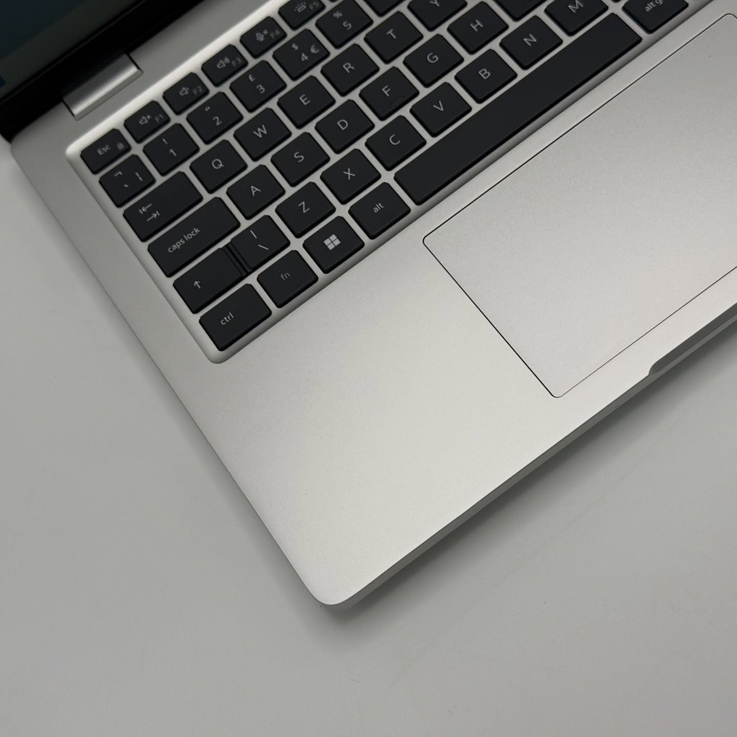 DELL PRO 14 / ULTRA 7 265U / 16Go DDR5 / 512SSD / 14” FHD+ – Image 8