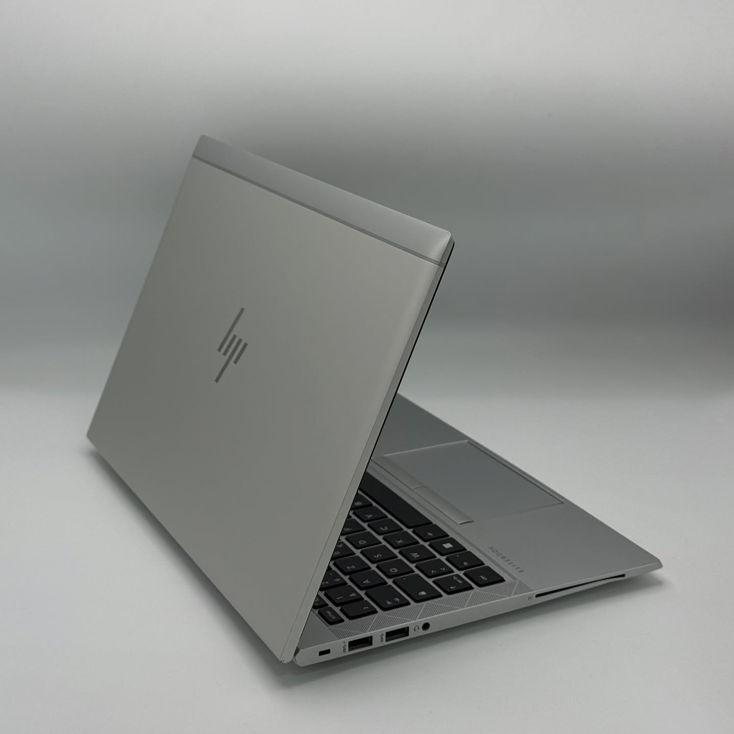 HP ELITEBOOK 840 G8 / 11th i5-1145G7 / 8GO DDR4 / 256SSD / 14 » FHD – Image 6