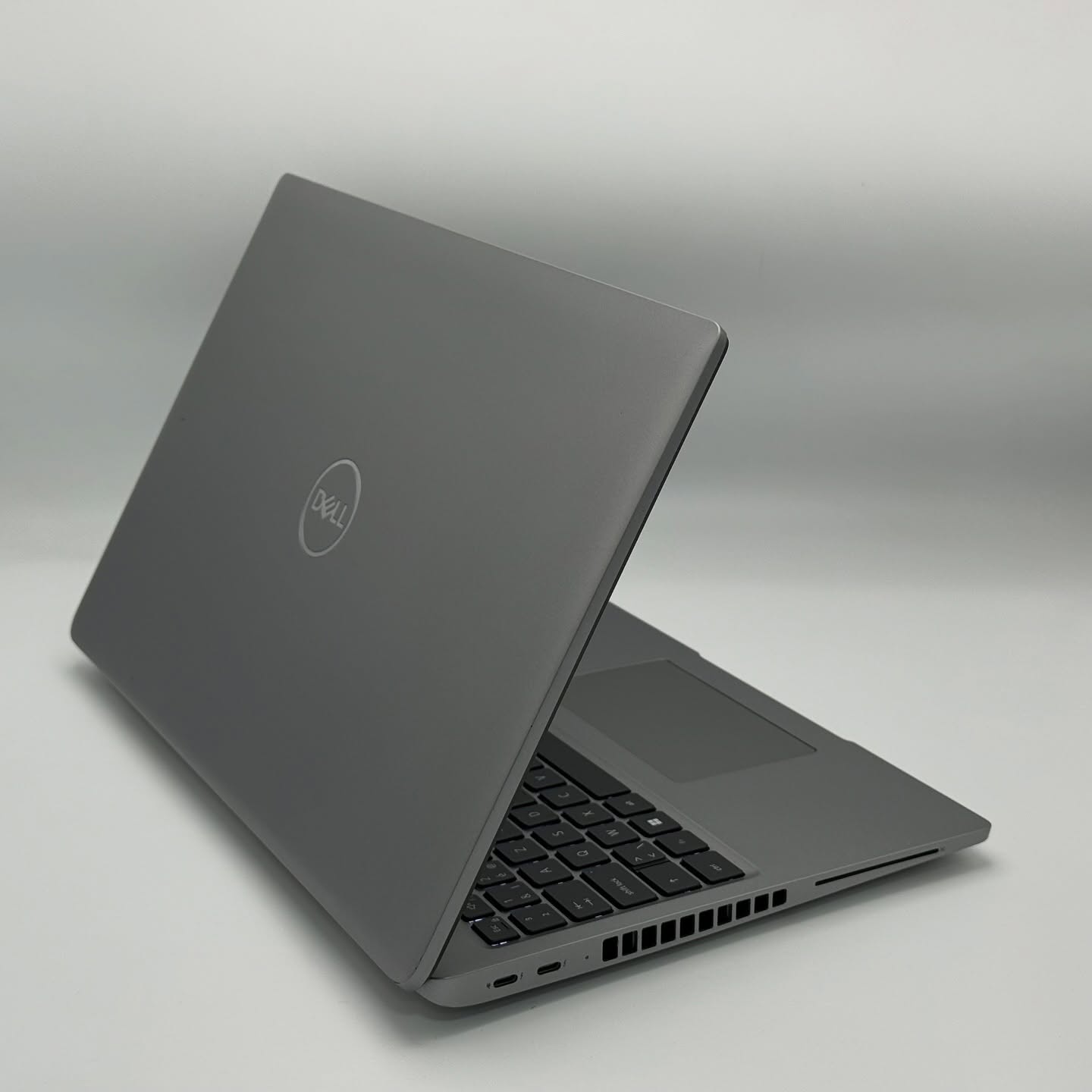 DELL LATITUDE 5550 / ULTRA 5 135U / 16Go DDR5 / 256SSD / 15.6” FHD – Image 6