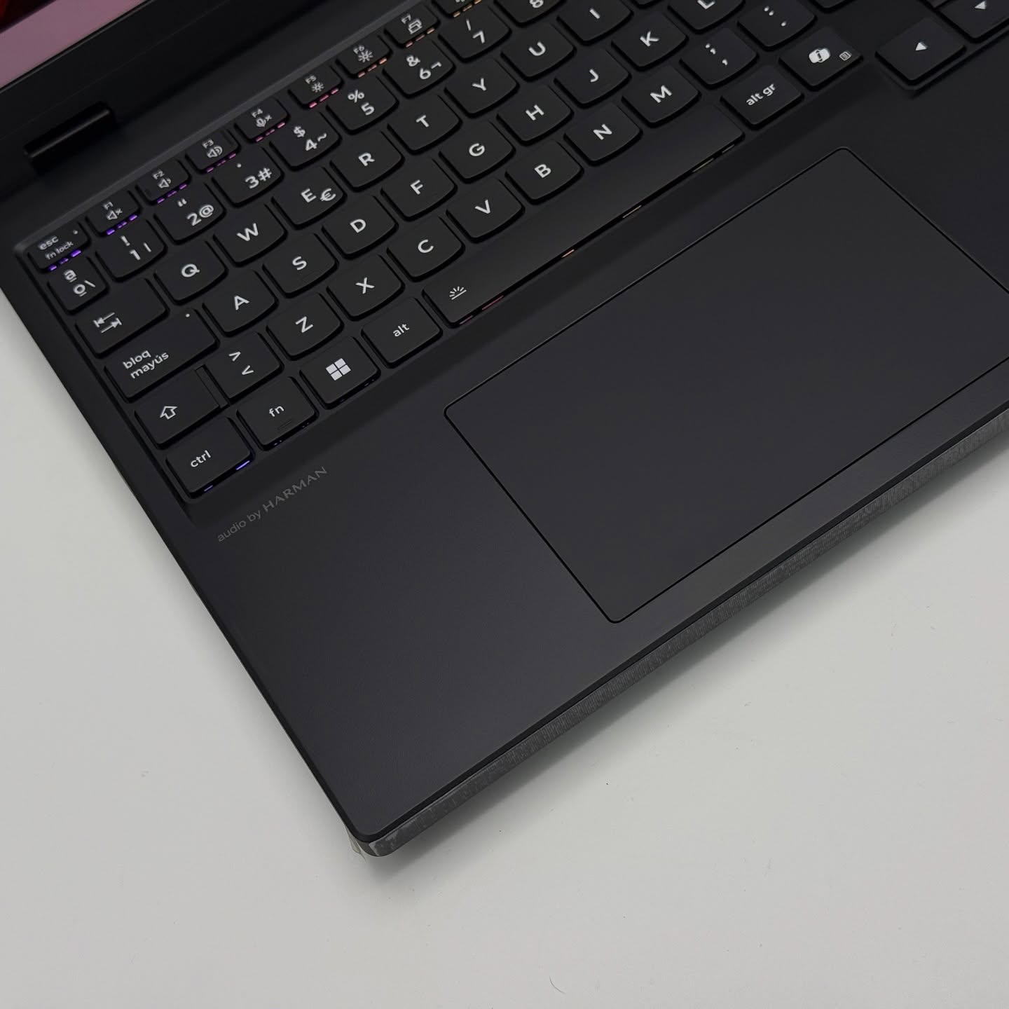 LENOVO LEGION 5 OLED / 13th I7-13650Hx / 32Go DDR5 / 1To SSD / NVIDIA RTX 5060 8Go / 15.1” (2K+) 165Hz – Image 8