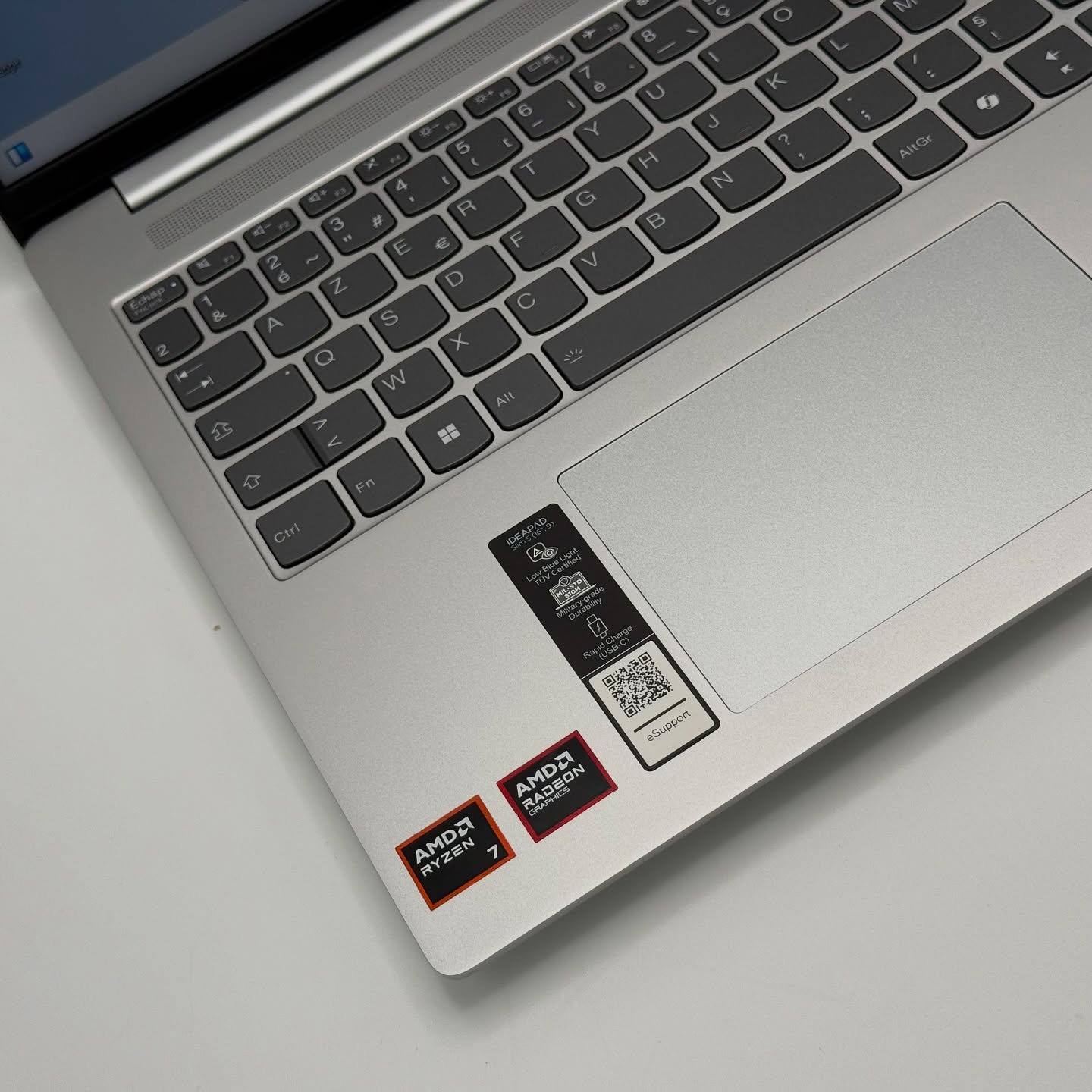 LENOVO IDEAPAD SLIM 5 / RYZEN 7 8840Hs / AMD RADEON 780M UP TO 8Go / 32Go DDR5 / 1To SSD / 16” FHD+ – Image 8