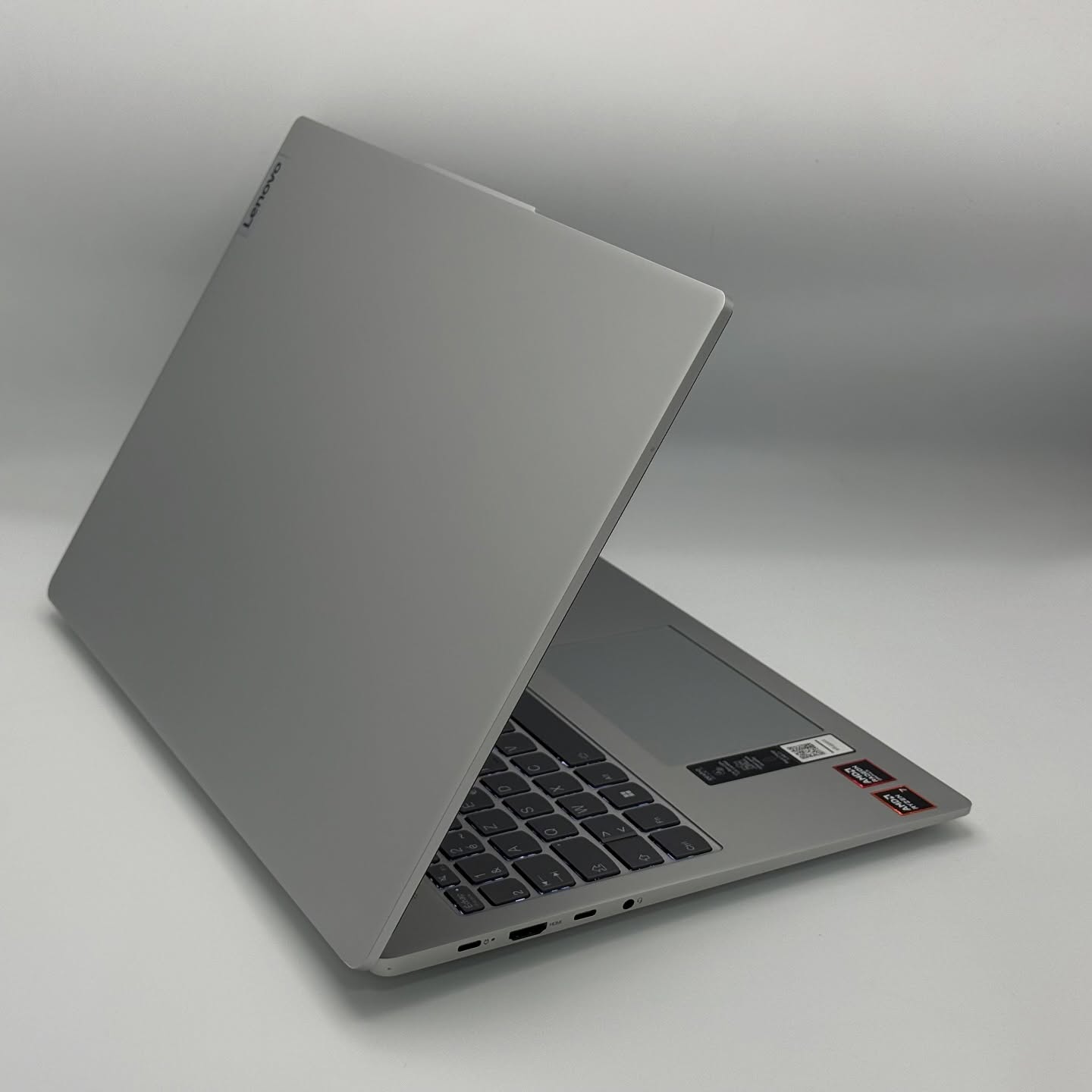 LENOVO IDEAPAD SLIM 5 / RYZEN 7 8840Hs / AMD RADEON 780M UP TO 8Go / 32Go DDR5 / 1To SSD / 16” FHD+ – Image 6