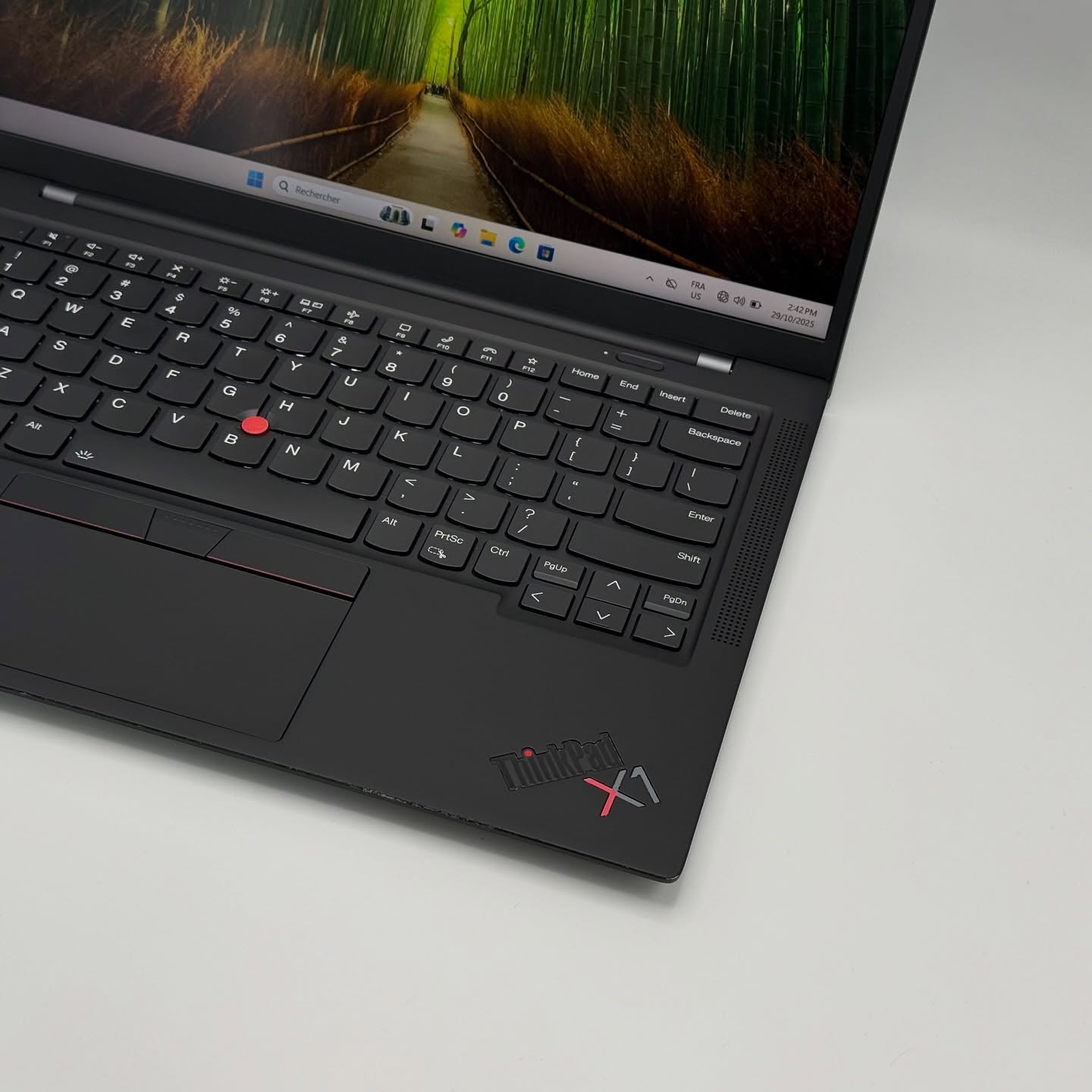 LENOVO THINKPAD X1 Carbon Gen 9 / I7-1165G7 / 16Go DDR4x / 1To SSD / 14” FHD+ – Image 9