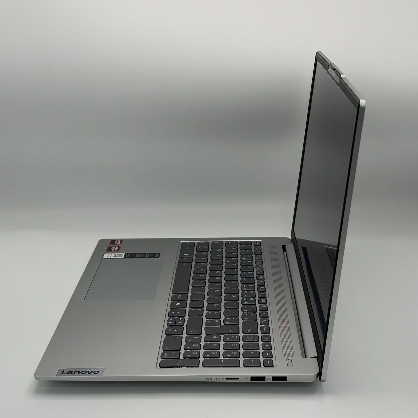 LENOVO IDEAPAD SLIM 5 / RYZEN 7 8840Hs / AMD RADEON 780M UP TO 8Go / 32Go DDR5 / 1To SSD / 16” FHD+ – Image 3
