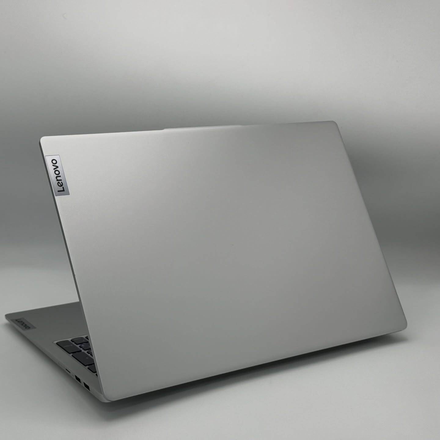 LENOVO IDEAPAD SLIM 5 / RYZEN 7 8840Hs / AMD RADEON 780M UP TO 8Go / 32Go DDR5 / 1To SSD / 16” FHD+ – Image 4