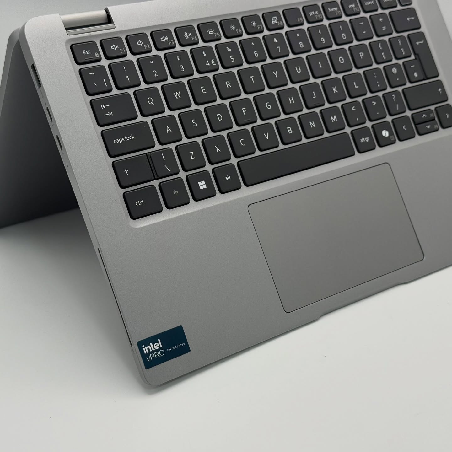 DELL LATITUDE 5350 Convertible Tactile / UTRA 7 165U / 16Go DDR5x / 512SSD / 13.3” FHD – Image 3