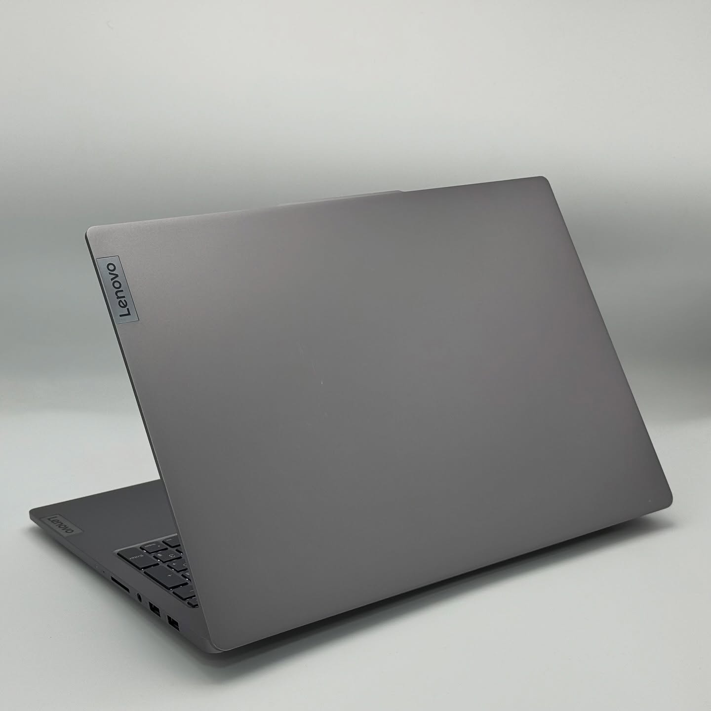 LENOVO IDEAPAD PRO 5 OLED / NVIDIA RTX 4050 / RYZEN 7 8840Hs / AMD RADEON 780M / 16Go DDR5 / 512Go SSD / 16” 2K OLED – Image 4