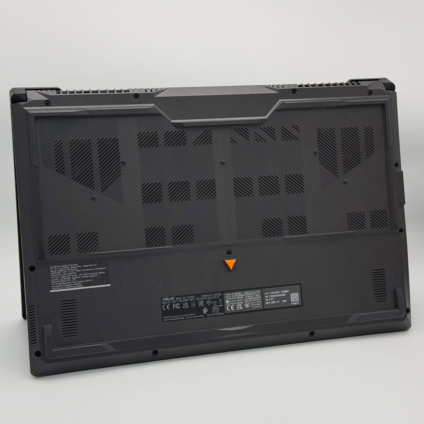 ASUS TUF A17 / RYZEN 7 7735Hs / NVIDIA RTX 4060 8Go / 32Go DDR5 / 1To SSD / 17.3” FHD – Image 10