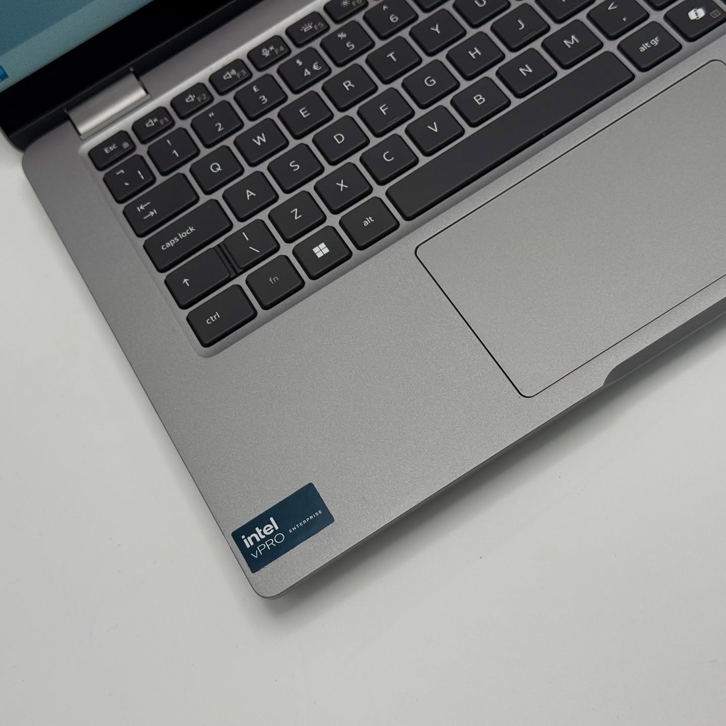 DELL LATITUDE 5350 Convertible Tactile / UTRA 7 165U / 16Go DDR5x / 512SSD / 13.3” FHD – Image 9