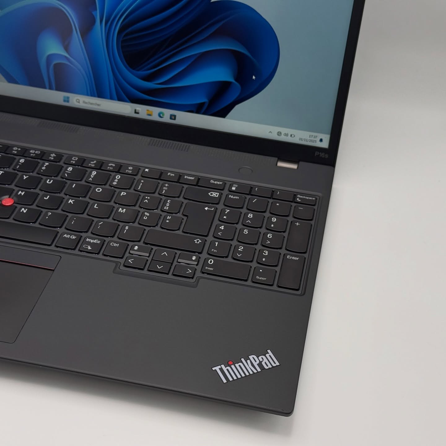 LENOVO THINKPAD P16s / 12th I5-1250P / NVIDIA T550 4Go / 16Go DDR4 / 512SSD / 16” FHD+ – Image 9