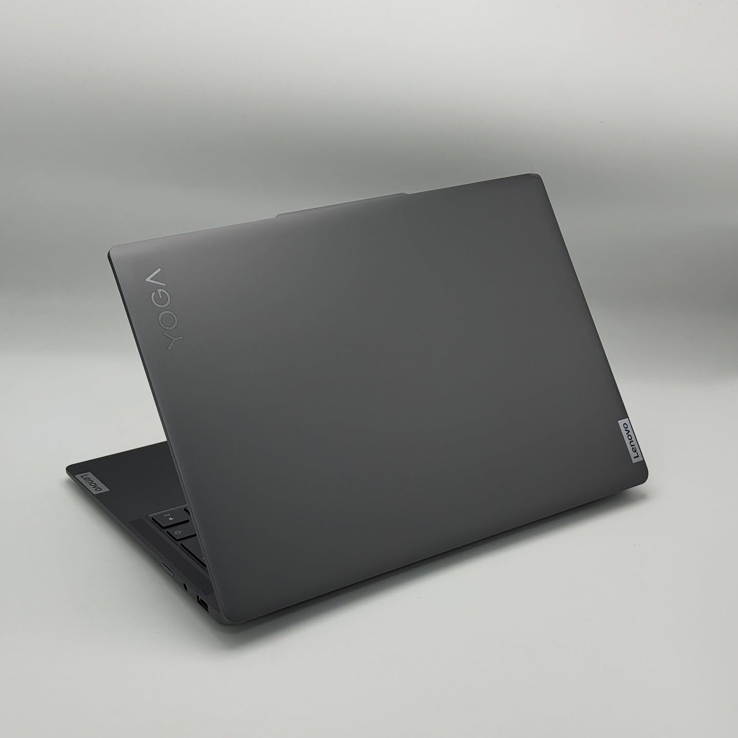 LENOVO SLIM YOGA 6 / RYZEN 7 7840U / 16Go DDR5 / 1To SSD / 14” FHD+ OLED – Image 4