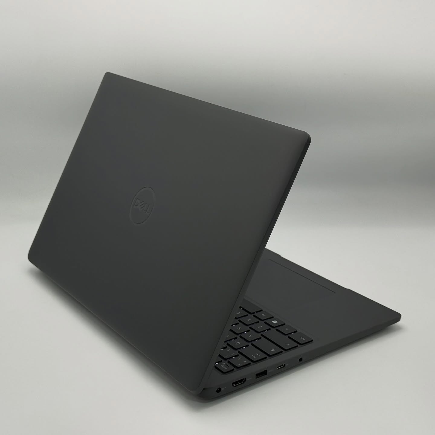 DELL LATITUDE 3540 / 13th I7-1355U/ 32Go DDR4 / 512Go SSD / 15.6” FHD – Image 6