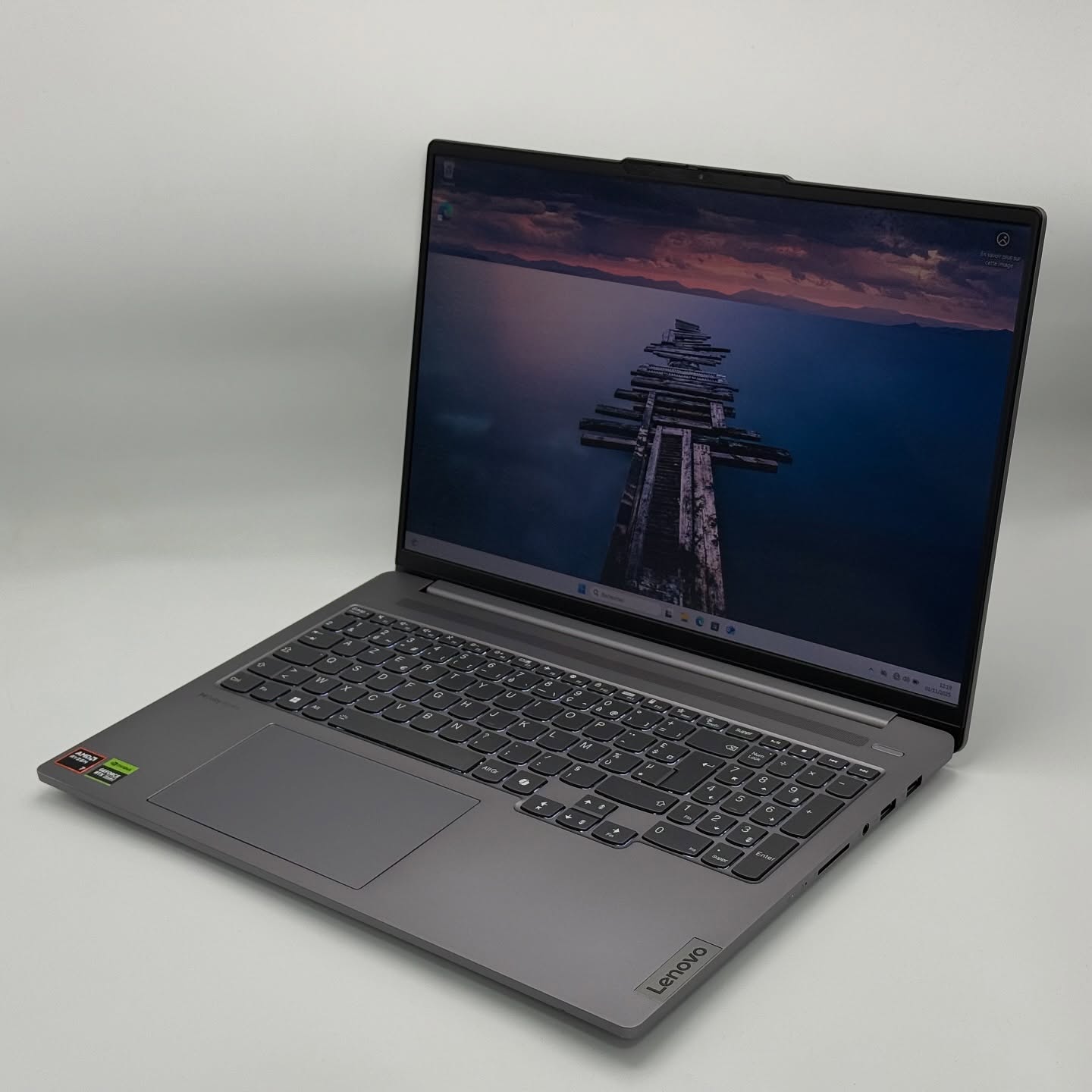 LENOVO IDEAPAD PRO 5 OLED / NVIDIA RTX 4050 / RYZEN 7 8840Hs / AMD RADEON 780M / 16Go DDR5 / 512Go SSD / 16” 2K OLED – Image 2