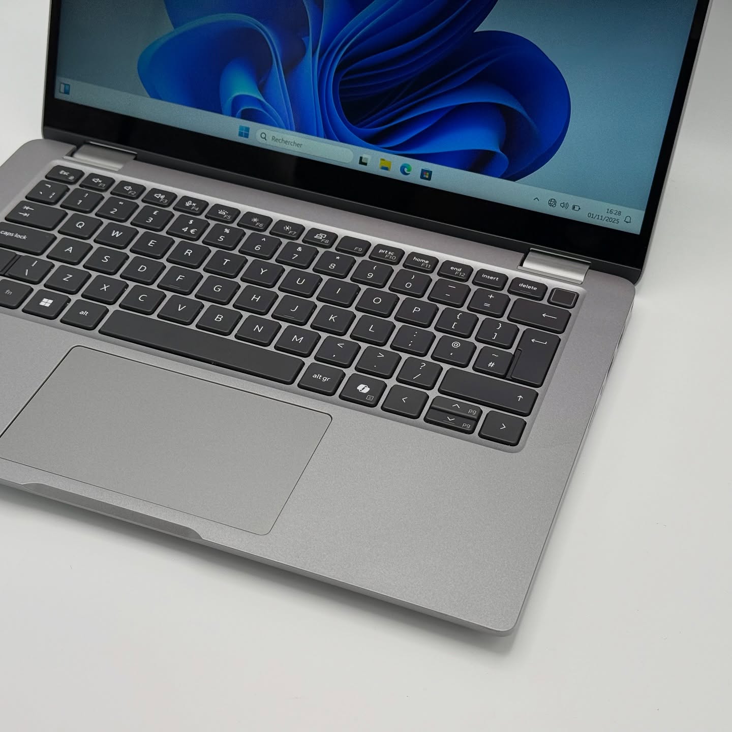 DELL LATITUDE 5350 Convertible Tactile / UTRA 7 165U / 16Go DDR5x / 512SSD / 13.3” FHD – Image 10