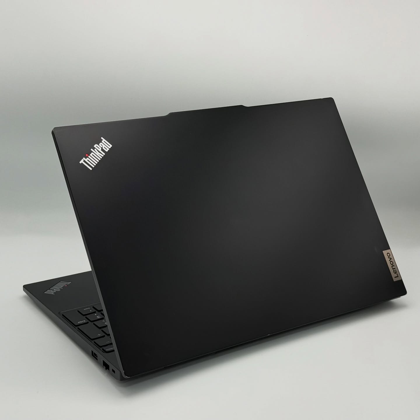 LENOVO THINKPAD E16 / 13th I5-1335U / 40Go DDR4 / 256Go SSD / 16 » FHD+ WUXGA – Image 4