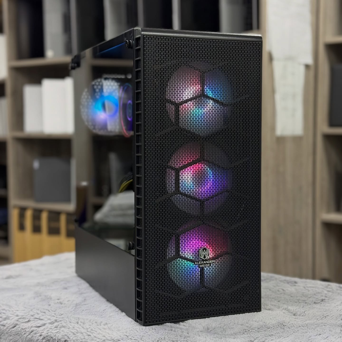 UNITE Gaming / AMD RYZEN 7 5700x / 16Go DDR4 / AMD RX 5700xt 8Go / 512Go SSD NVMe