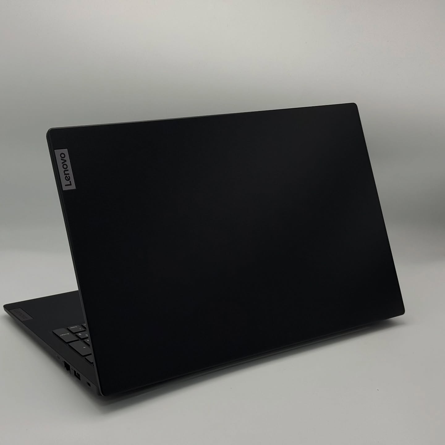 LENOVO V15 G4 / 13th I5-13420H / 8Go DDR4 / 256SSD / 15.6” FHD – Image 4