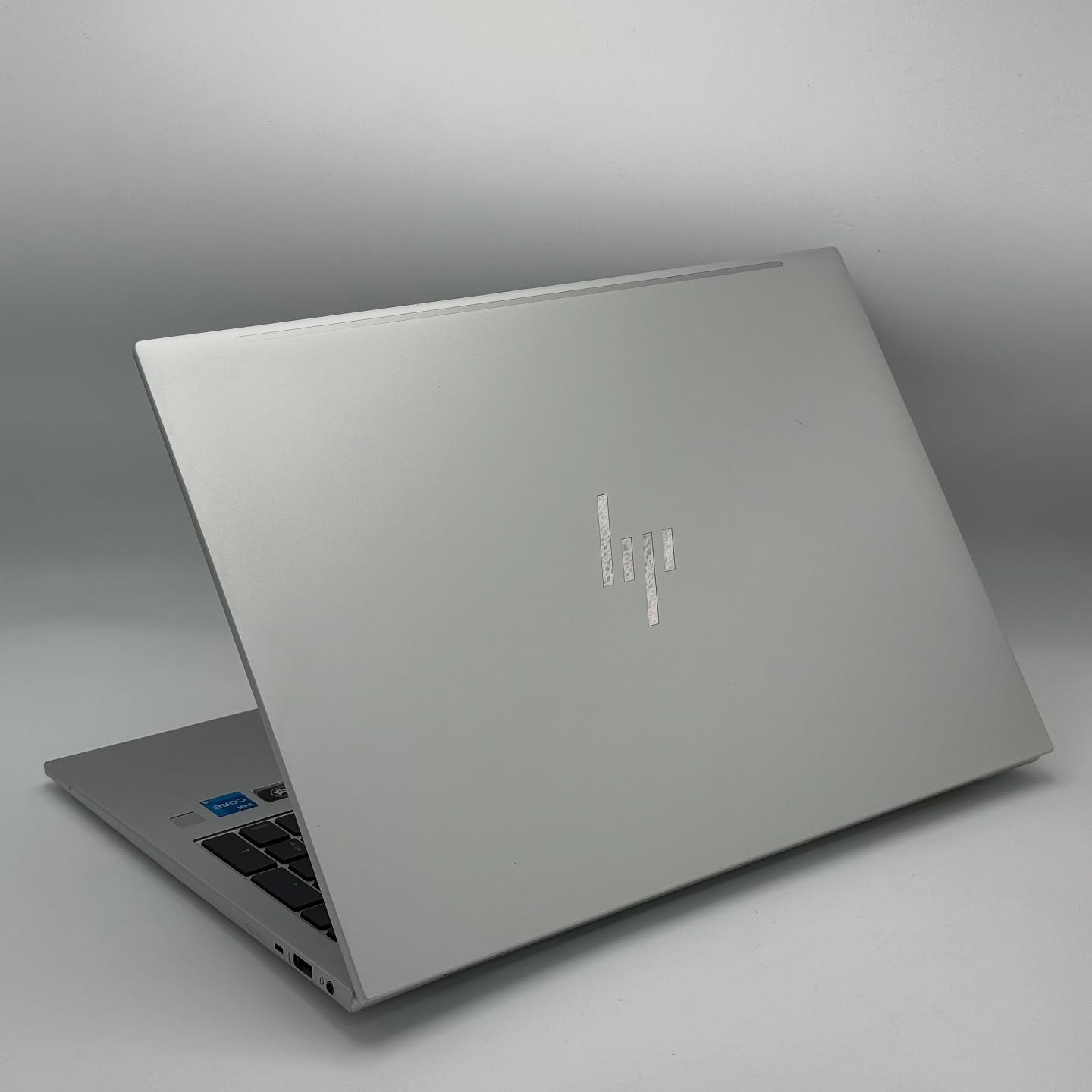 HP ELITEBOOK 860 G9 / 12th I5-1235U / 8Go DDR5 / 256SSD / 16” FHD+ – Image 4