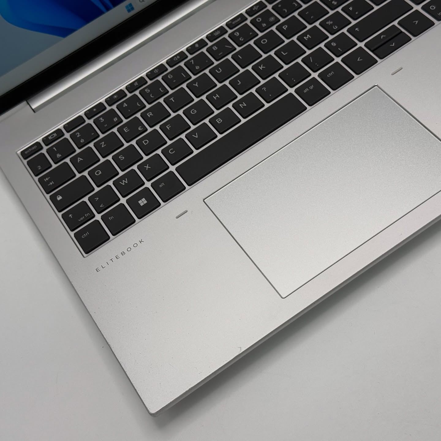 HP ELITEBOOK 860 G9 / 12th I5-1235U / 8Go DDR5 / 256SSD / 16” FHD+ – Image 8