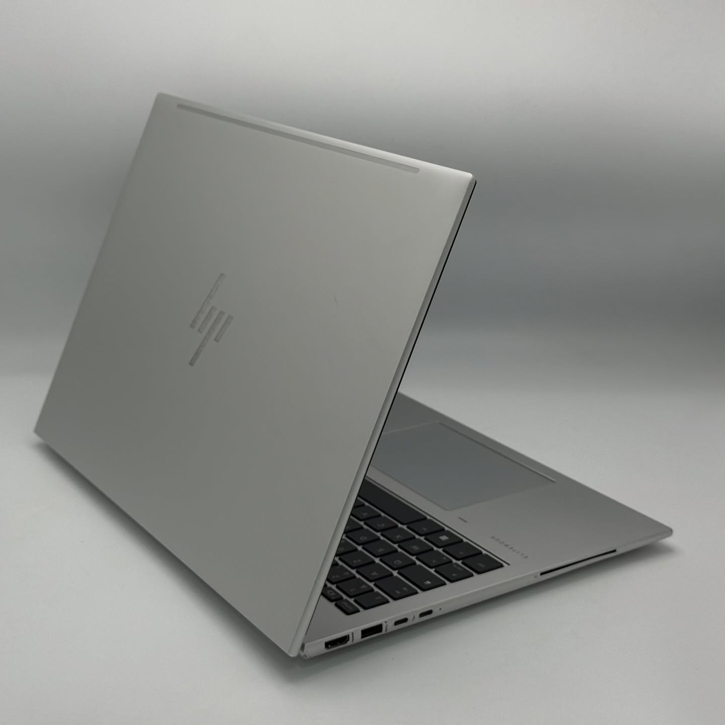 HP ELITEBOOK 860 G9 / 12th I5-1235U / 8Go DDR5 / 256SSD / 16” FHD+ – Image 6