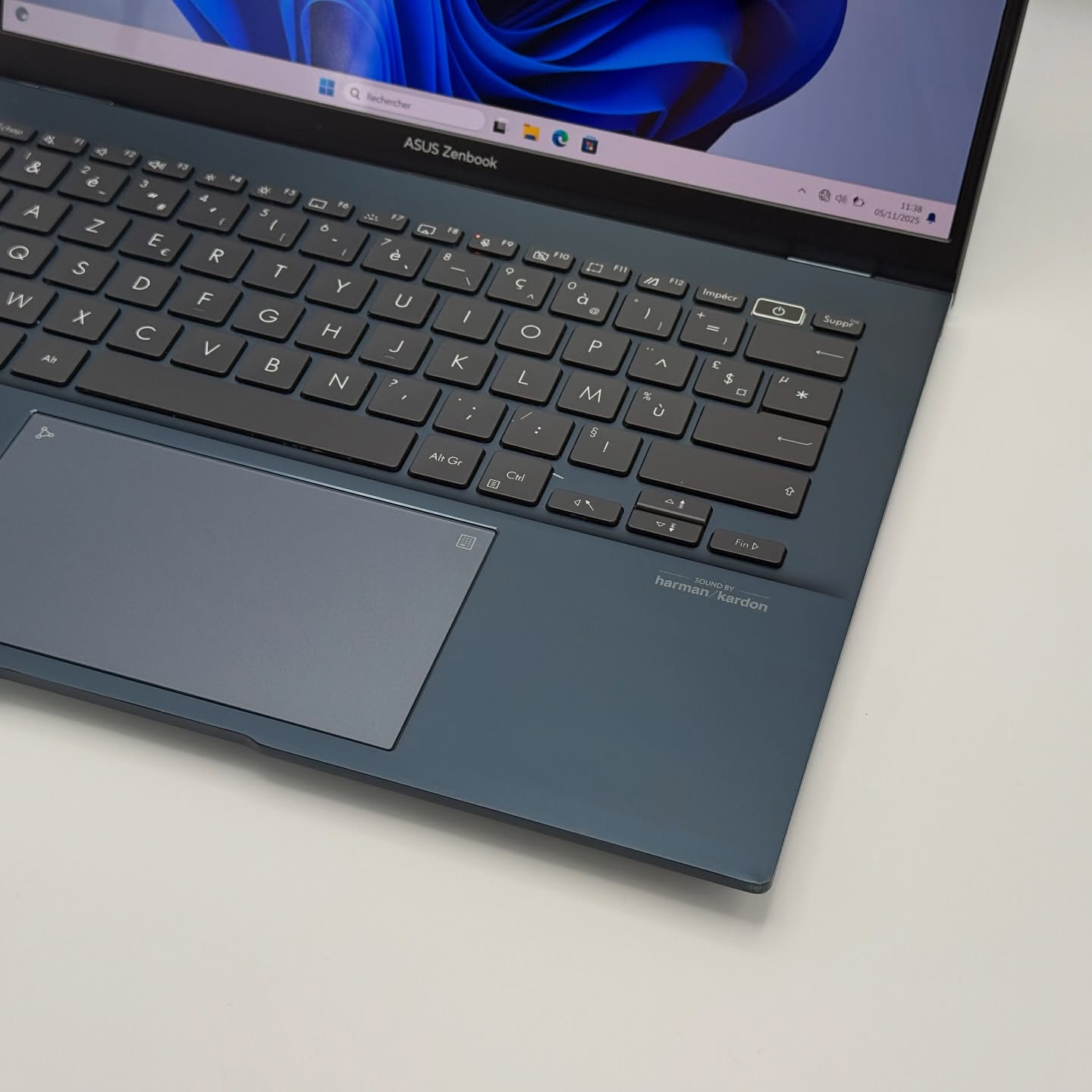 ASUS ZENBOOK 14 OLED / 12th I5-1240P / 16Go DDR5 / 512SSD / 14” 2.8K OLED – Image 9