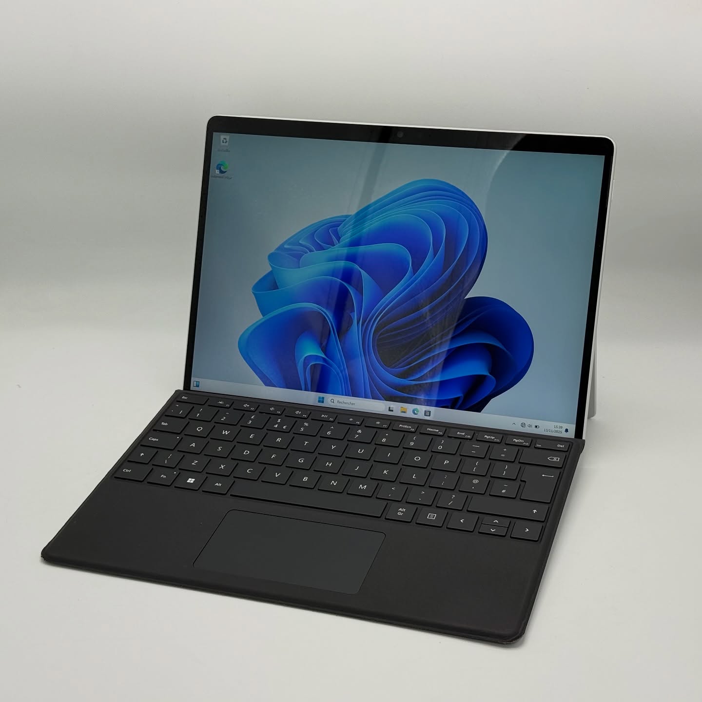 MICROSOFT SURFACE PRO 8 Détachable / 11th I7-1185G7 / 16GO LPDDR4X / 256SSD / 13.4” 3K Tactile