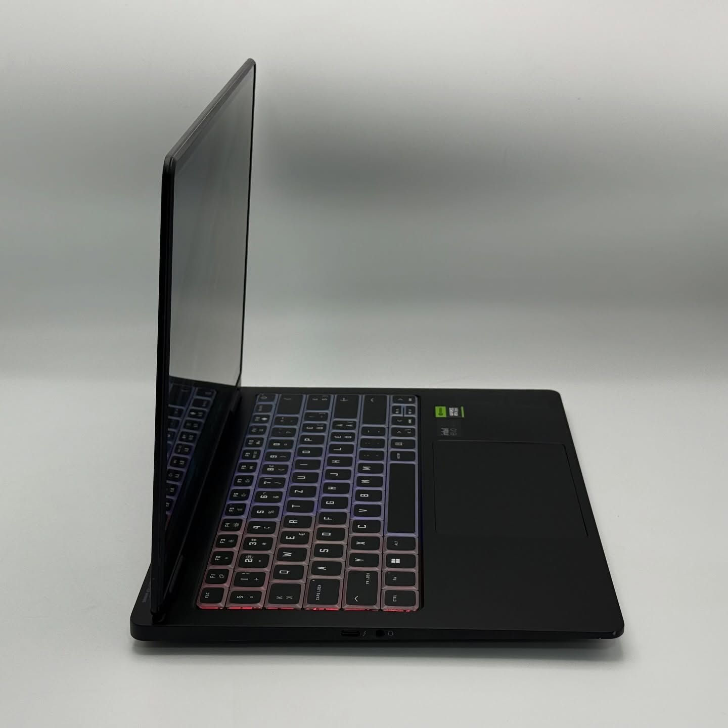 HP OMEN TRANSCEND O14 / ULTRA 9 185H / NVIDIA RTX 4070 8Go / 32Go DDR5 / 1TO SSD / 14” OLED 3k 120Hz – Image 6