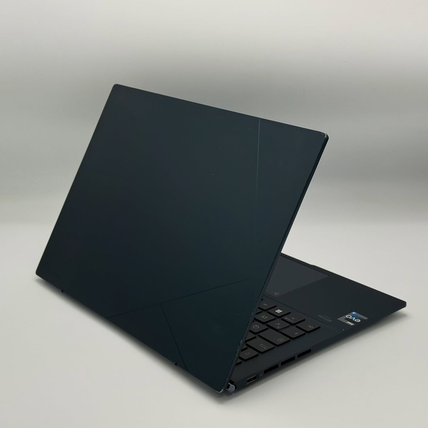 ASUS ZENBOOK 14 OLED / 12th I5-1240P / 16Go DDR5 / 512SSD / 14” 2.8K OLED – Image 6