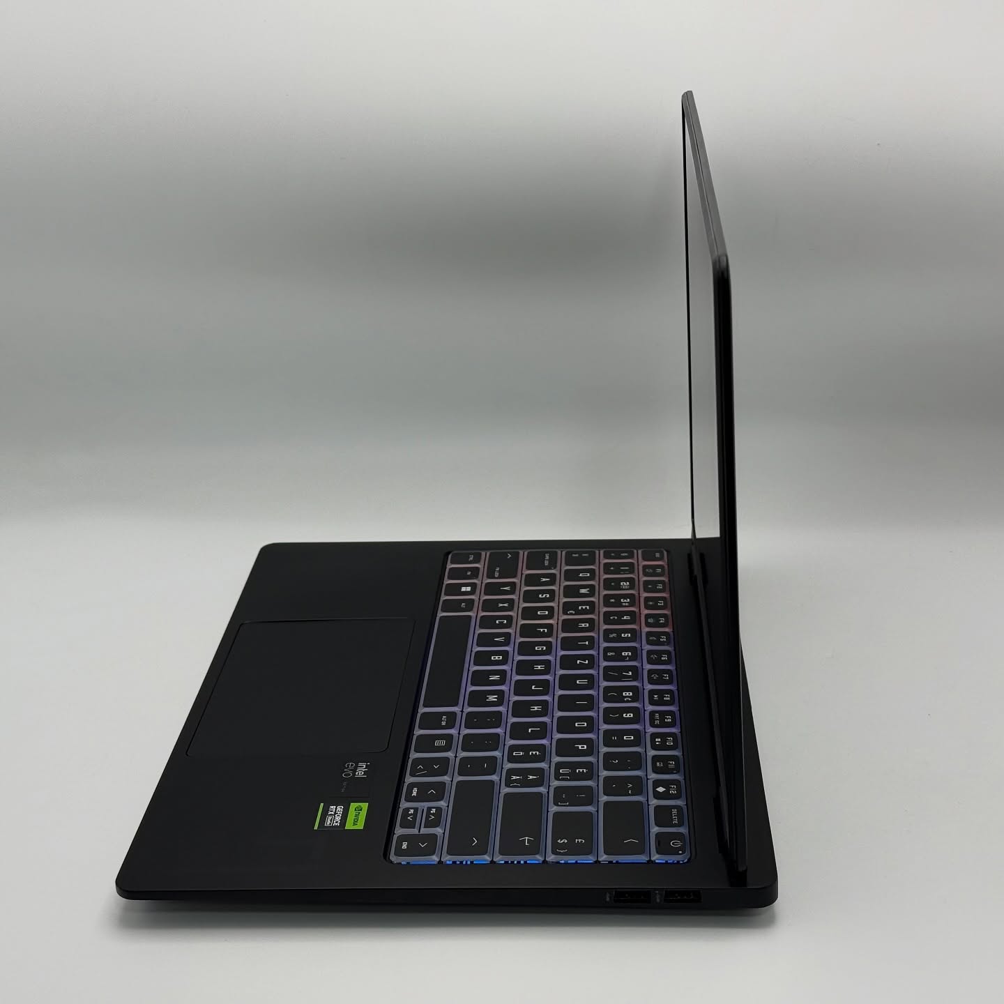 HP OMEN TRANSCEND O14 / ULTRA 9 185H / NVIDIA RTX 4070 8Go / 32Go DDR5 / 1TO SSD / 14” OLED 3k 120Hz – Image 3