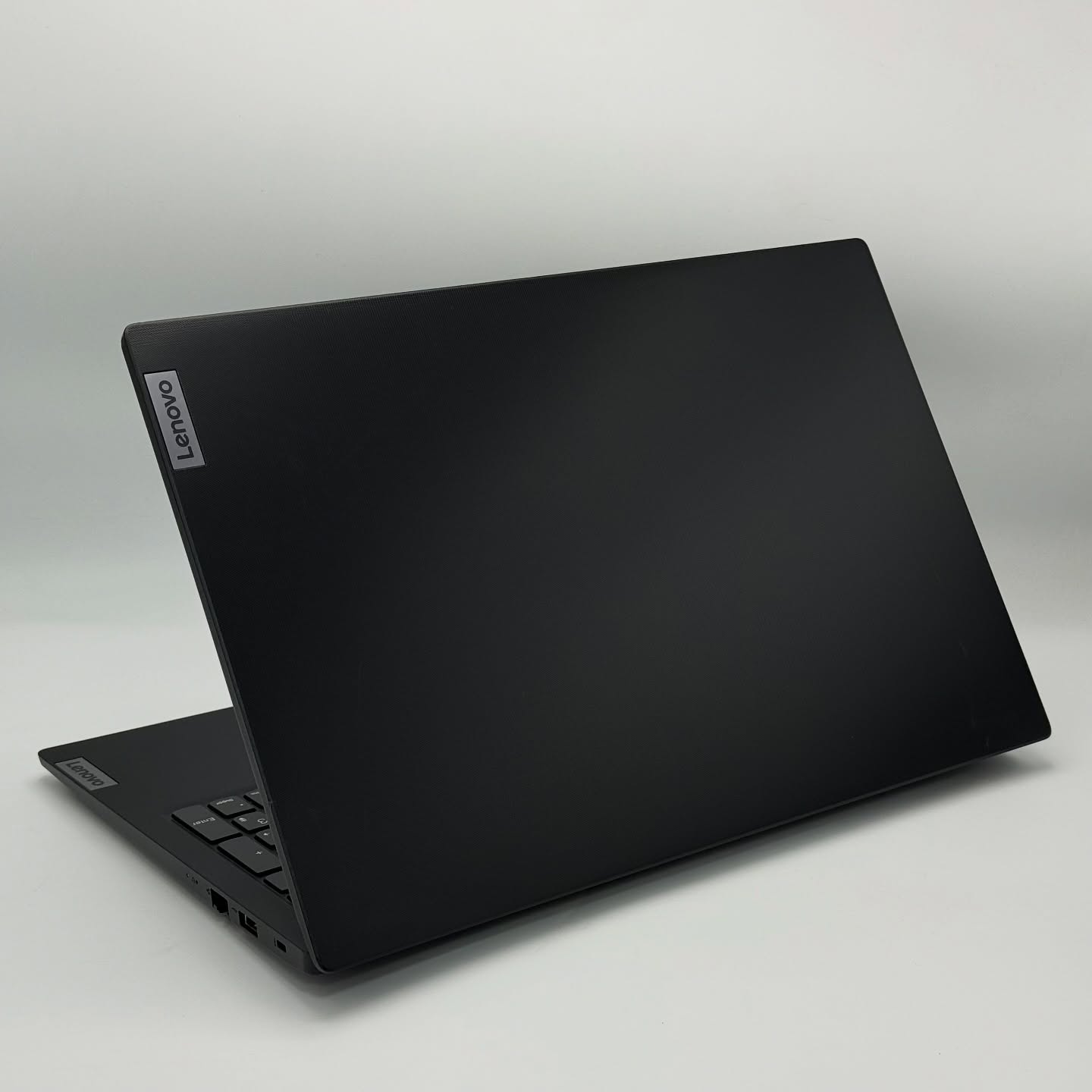 LENOVO V15 G4 / 13th I5-13420H / 8Go DDR4 / 256SSD / 15.6” FHD – Image 4