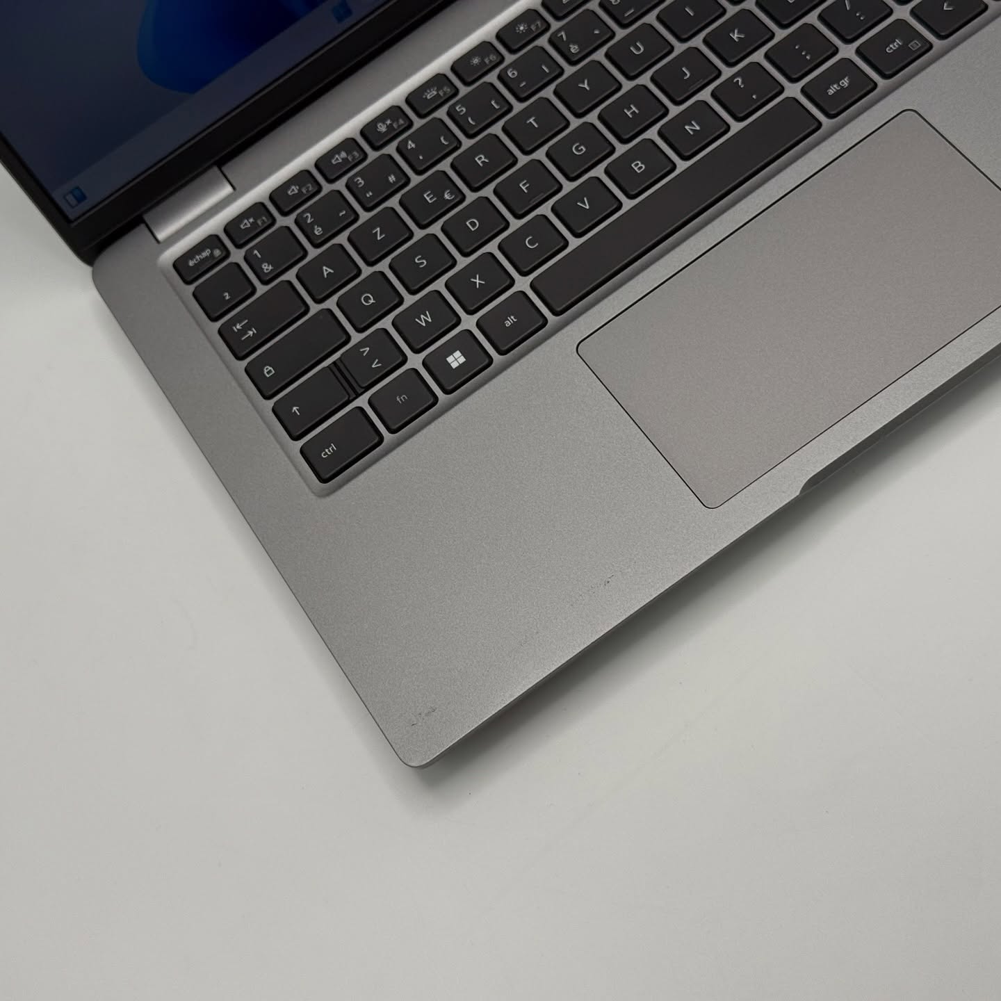 DELL LATITUDE 5440 / 13th vPRO i5-1345U / 16Go DDR4 / 256Go SSD / 14” FHD – Image 8