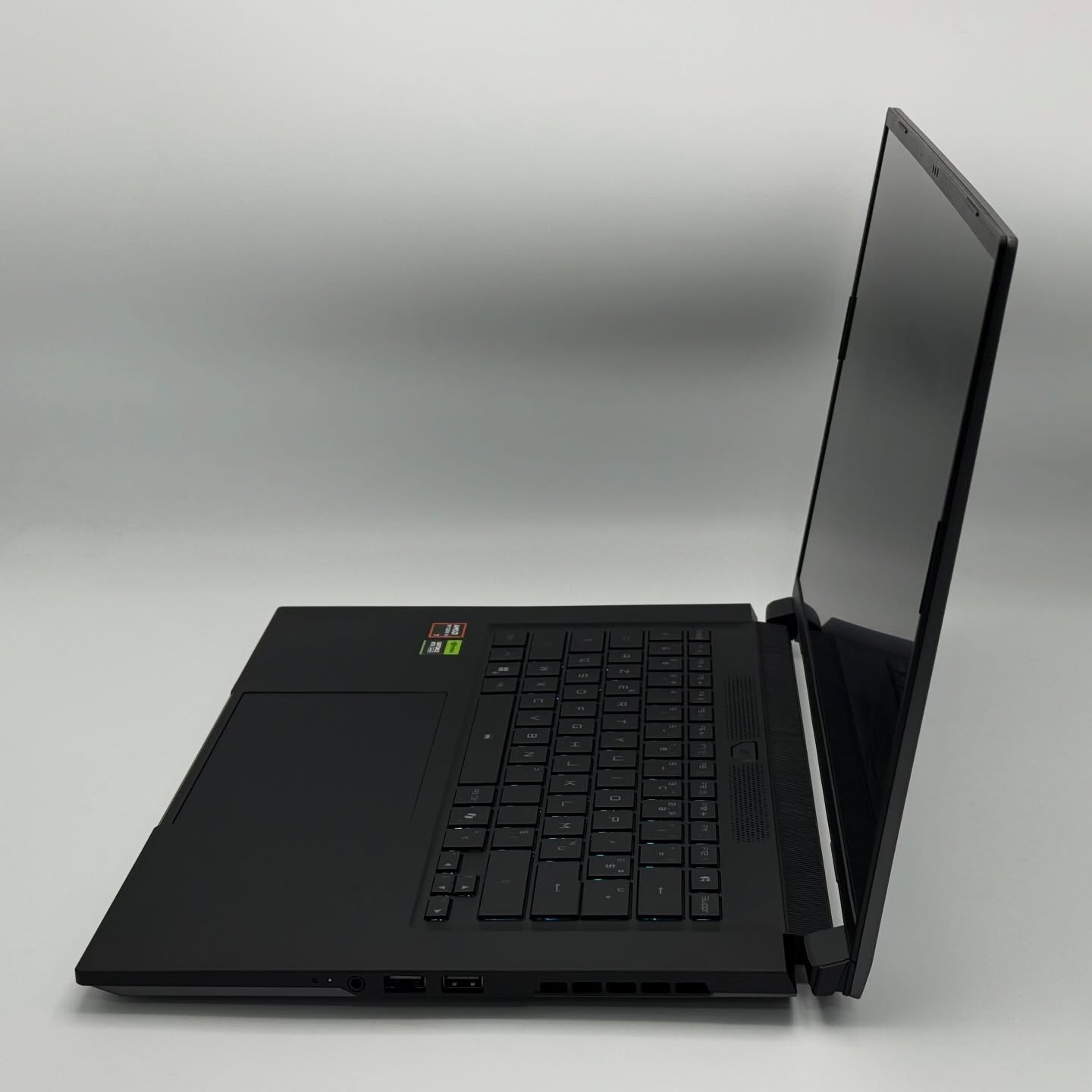 GIGABYTE AERO X16 Copilot+ PC Neuf – Image 3