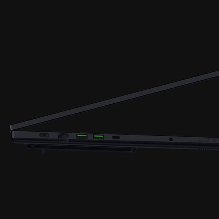 Razer Blade 18 (2025) – Ultra 9 / RTX 5080 – Neuf – Image 4
