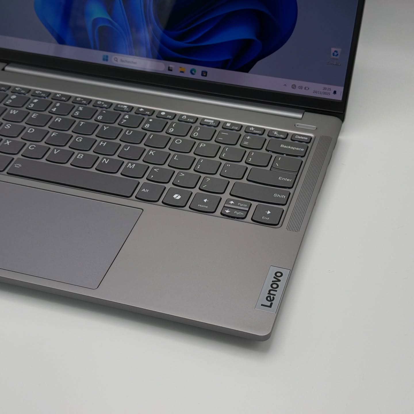 LENOVO IDEAPAD PRO 5 OLED / ULTRA 9 185H / 32Go DDR5x / 1To SSD / 14” 2.8K 120hz OLED – Image 9