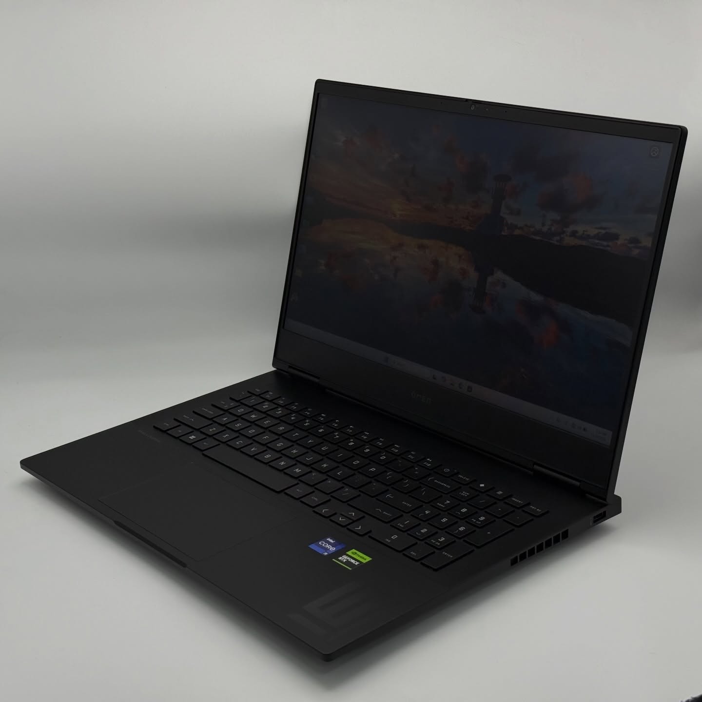 HP OMEN 16 / 13th I9-13900HX / 16Go DDR5 / 1To SSD / NVIDIA RTX 4060 8Go / 16” QHD 240Hz – Image 2