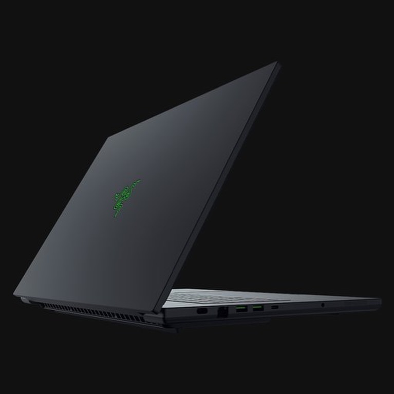 Razer Blade 18 (2025) – Ultra 9 / RTX 5080 – Neuf – Image 5
