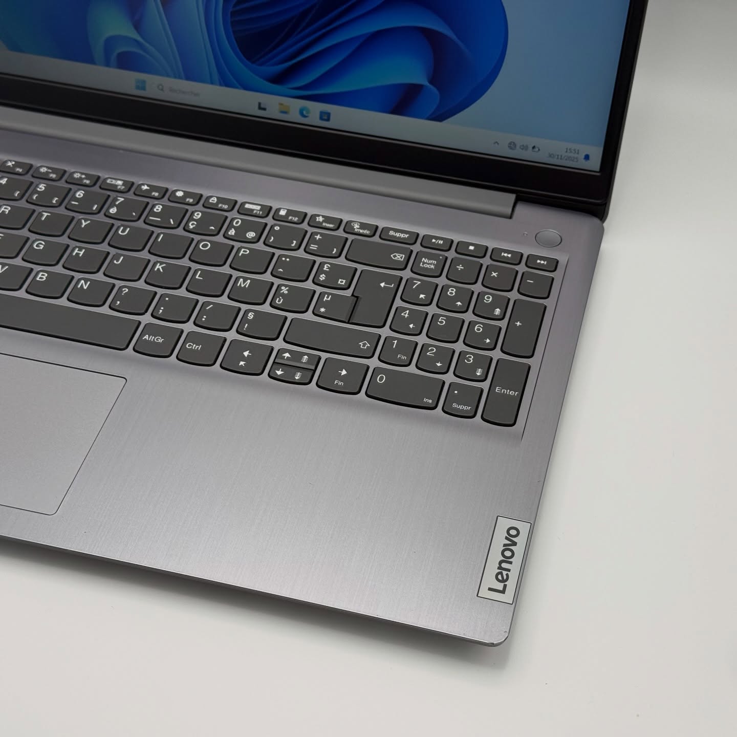 Lenovo IdeaPad Slim 3 – i5-1135G7 / 8 Go DDR4 / 512 Go SSD / 15.6″ FHD – Image 9