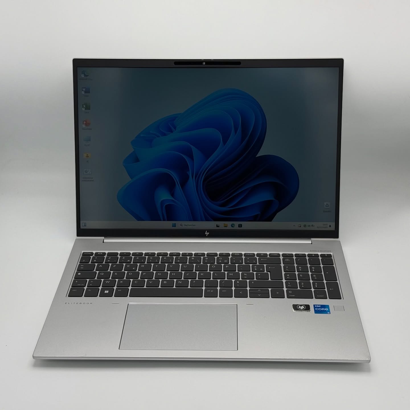 HP ELITEBOOK 860 G9 / 12th I5-1235U / 8Go DDR5 / 256SSD / 16” FHD+