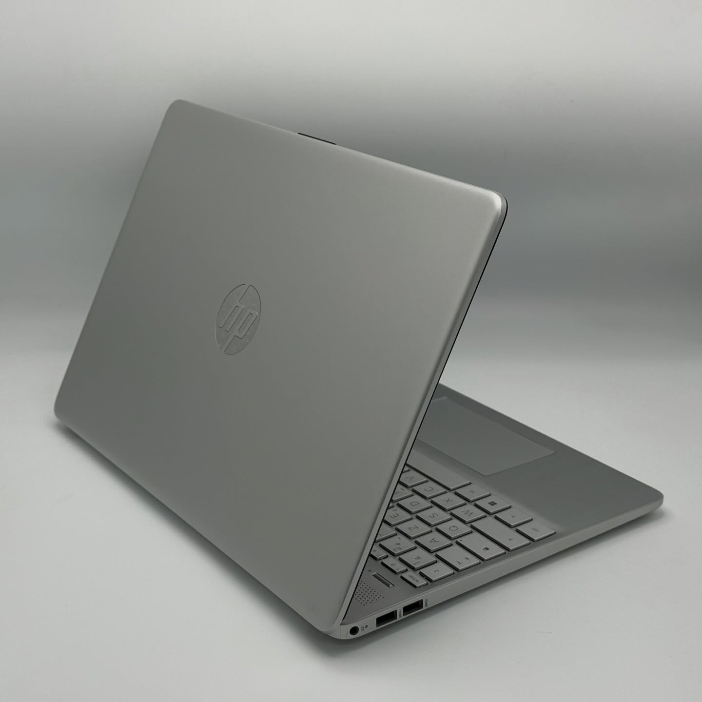 HP Laptop 15 – i5-1235U – Image 6