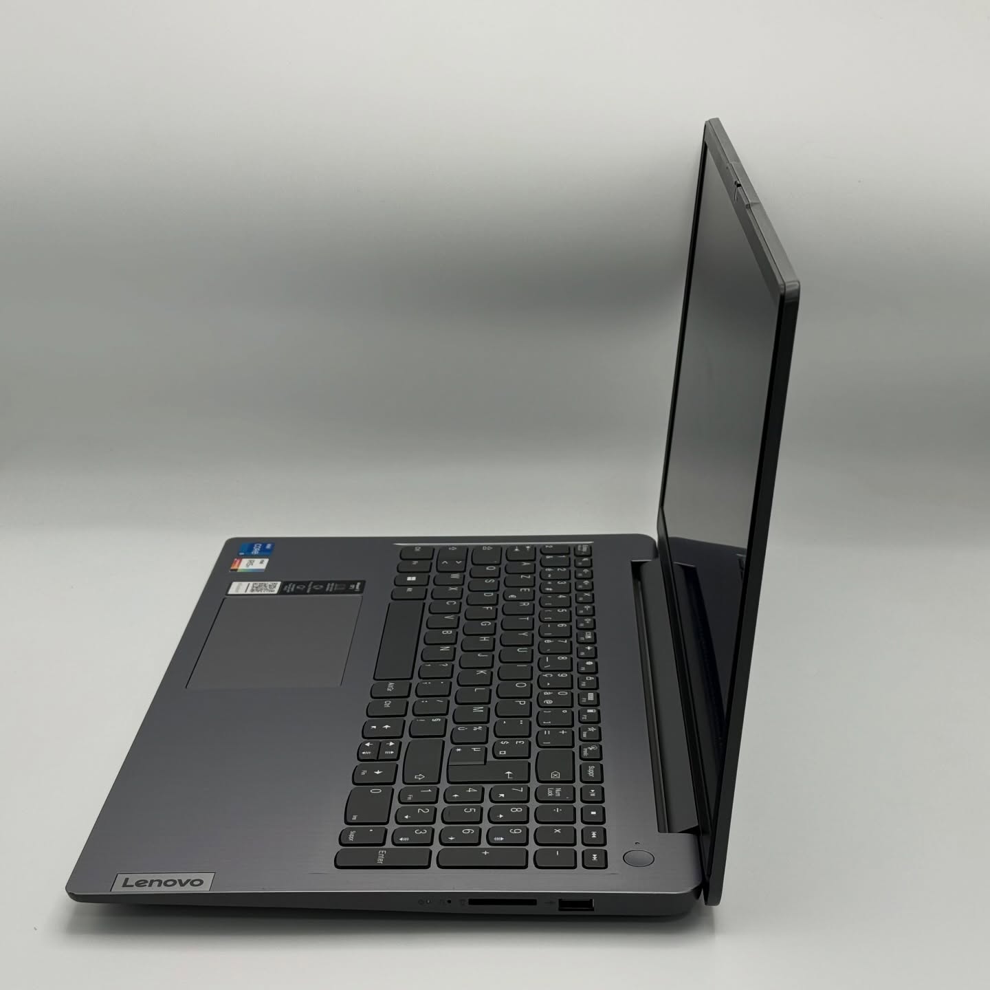 Lenovo IdeaPad Slim 3 – i5-1135G7 / 8 Go DDR4 / 512 Go SSD / 15.6″ FHD – Image 3