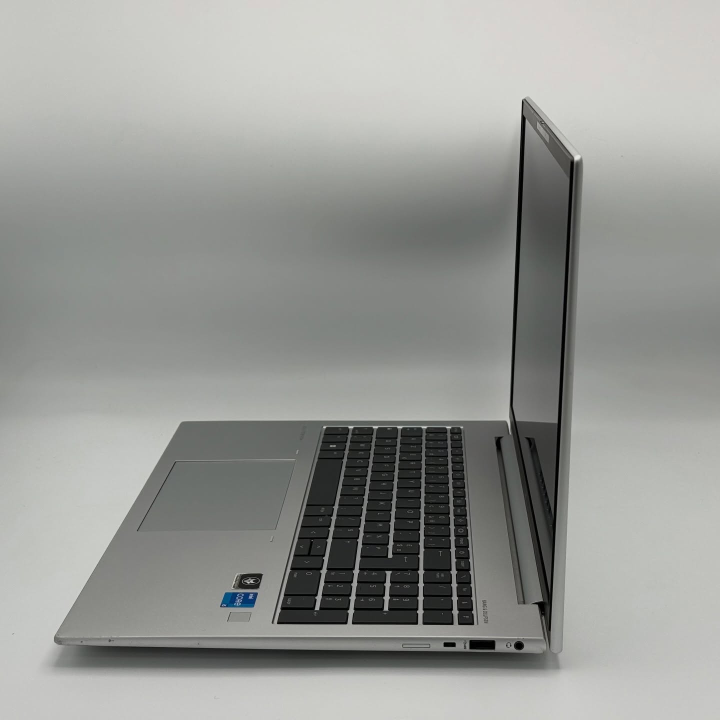 HP ELITEBOOK 860 G9 / 12th I5-1235U / 8Go DDR5 / 256SSD / 16” FHD+ – Image 3