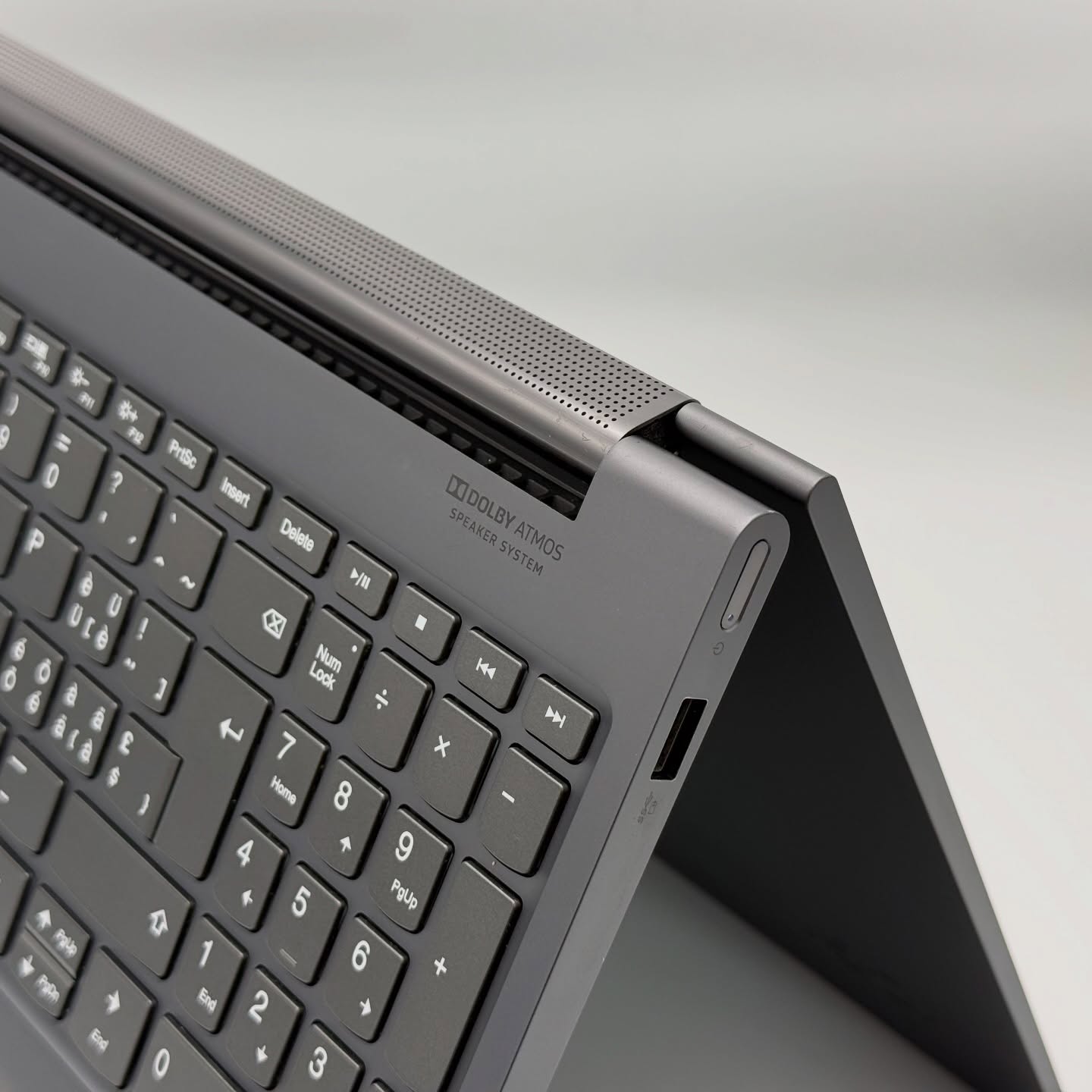 Lenovo Yoga C940 Avec Stylet – Convertible – i7-9750H – 4K Tactile – GTX 1650 – Image 8