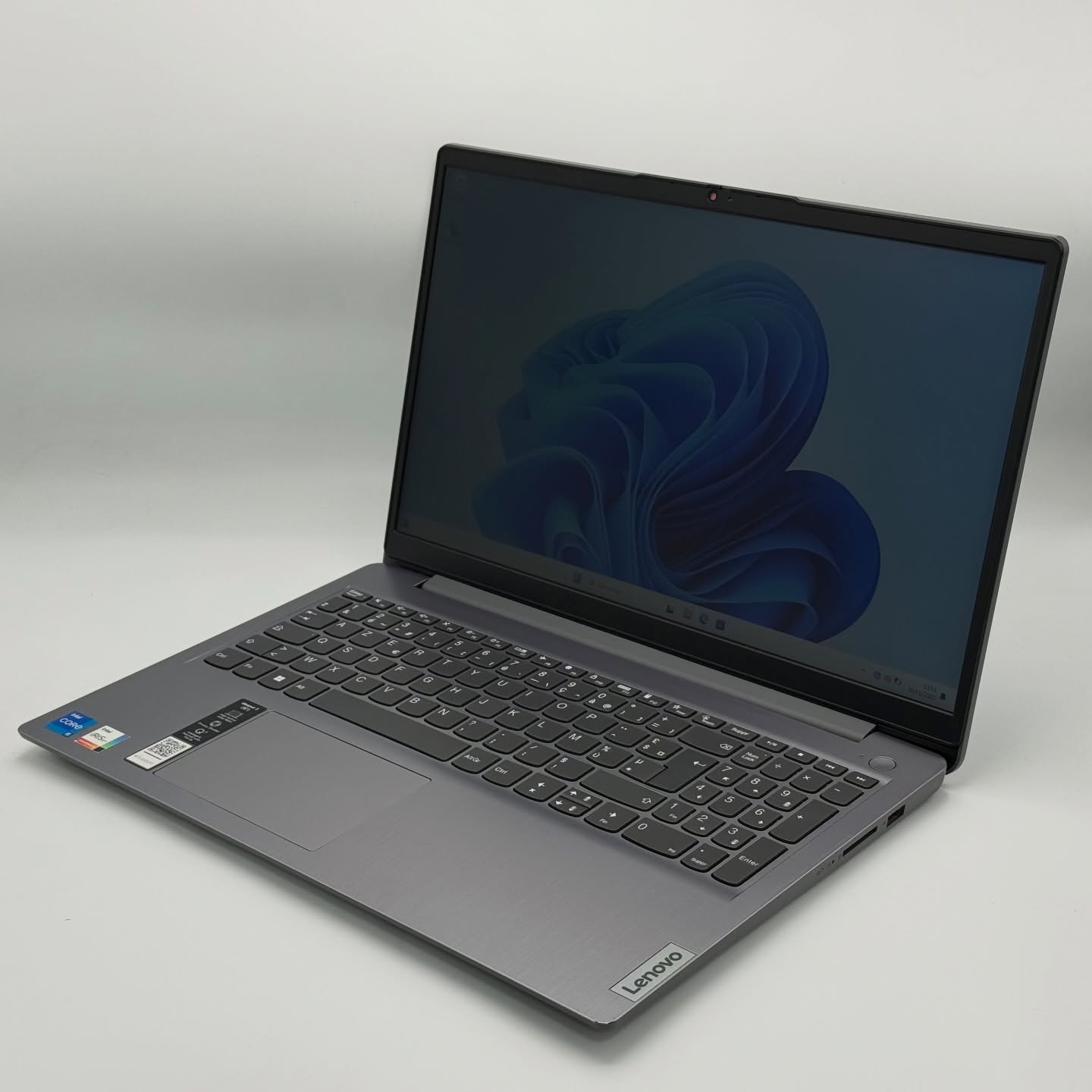 Lenovo IdeaPad Slim 3 – i5-1135G7 / 8 Go DDR4 / 512 Go SSD / 15.6″ FHD – Image 2