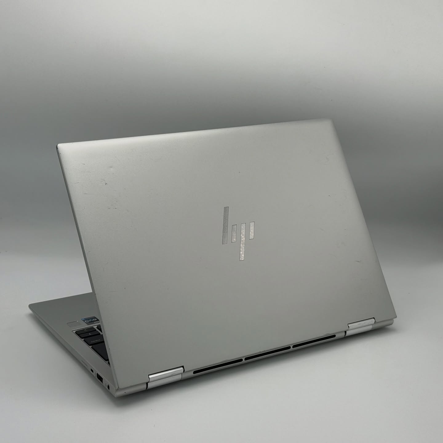 HP EliteBook 830 G10 x360 – i7-1365U / 32Go DDR5 / 512Go SSD / 13.3″ FHD+ Tactile – Image 4